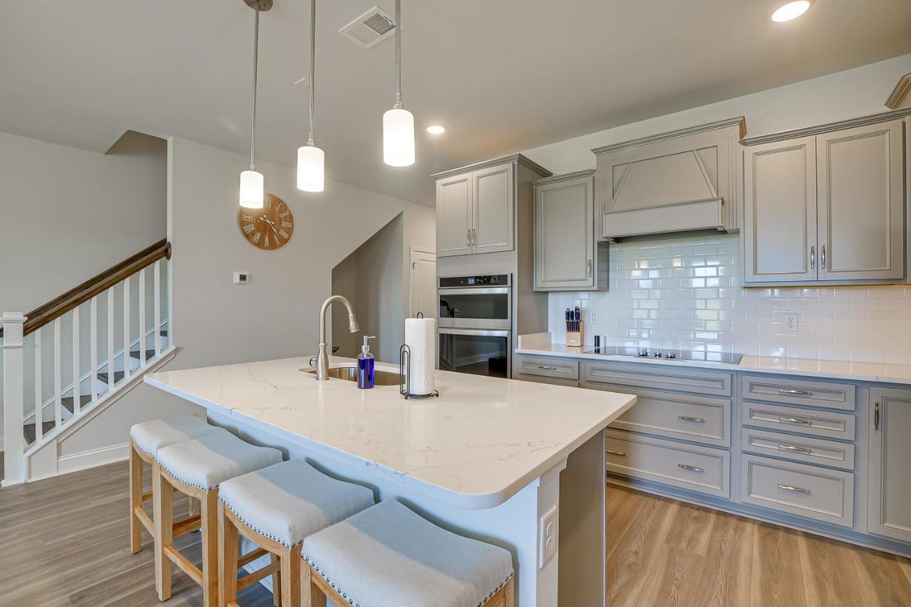 North Myrtle Townhome With Pool And Golf Access
