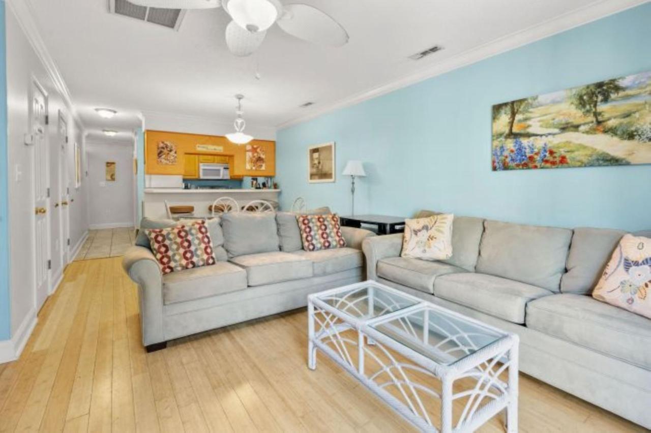 Spacious By The 2# Apartment