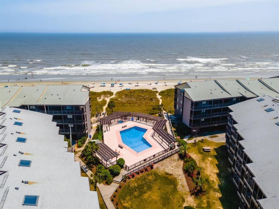 Sweet Caroline Remodeled With Partial Ocean View And Oceanfront Pool Holiday home