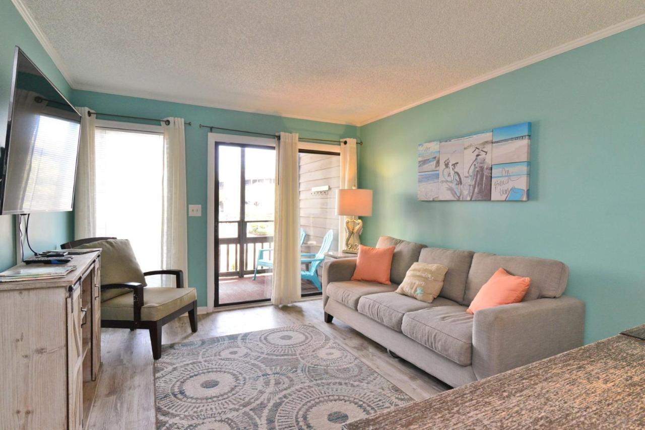 Holiday home Sweet Caroline Remodeled With Partial Ocean View And Oceanfront Pool