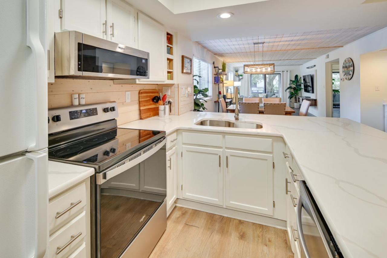 Bright Myrtle With 3 Private Balconies! *