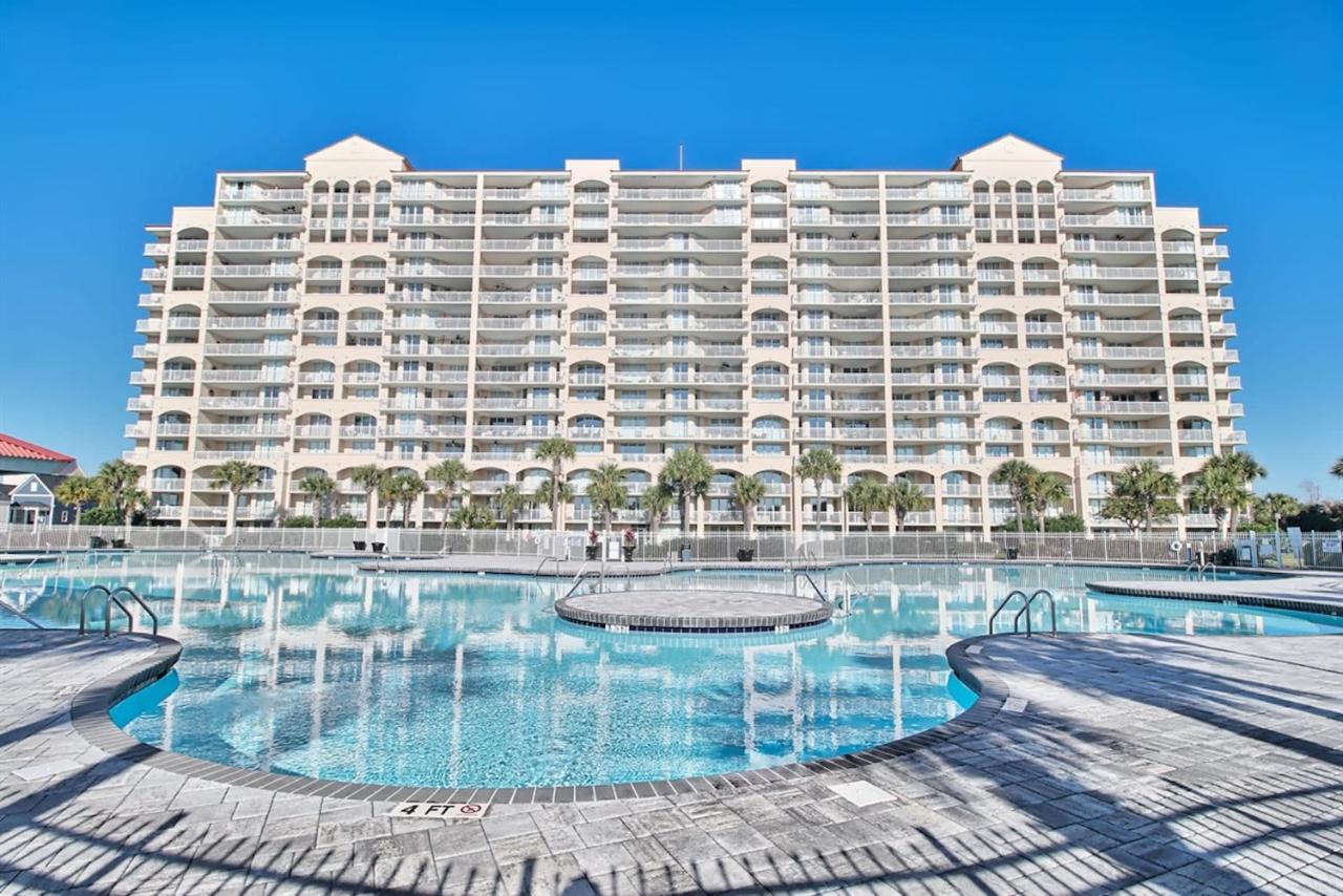 Waterfront Luxury Huge With 15000sf Pool Holiday home Myrtle Beach