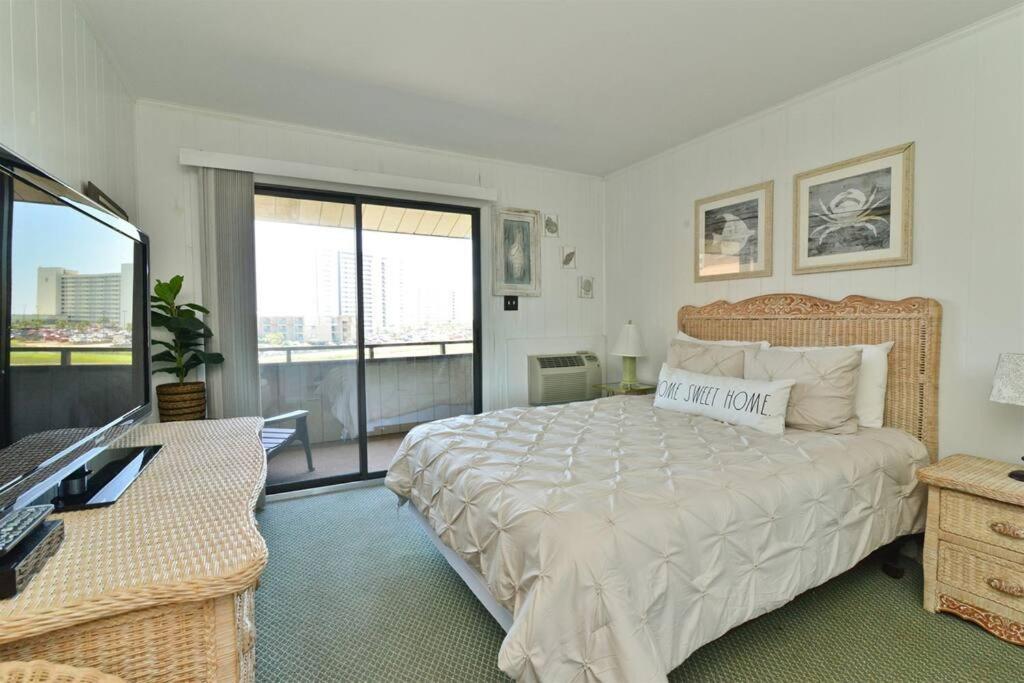 Holiday home Waterfront Paradise 100 Feet To Myrtle Beach