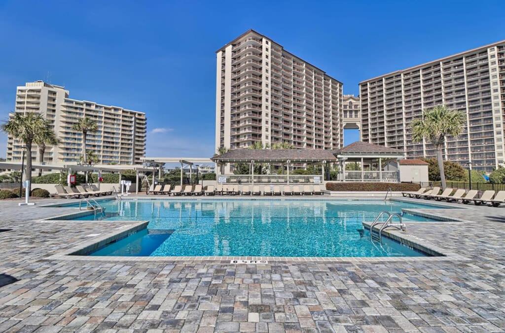 Holiday home Modern Ocean Creek W Oceanfront Pool And Tiki Bar