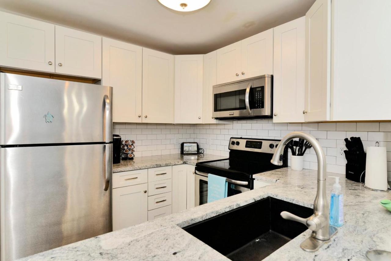 Modern Ocean Creek W Oceanfront Pool And Tiki Bar Holiday home *