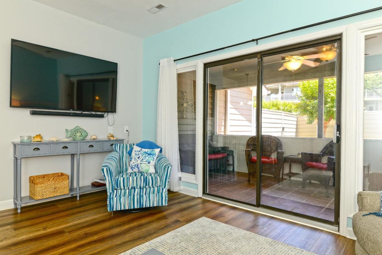 Holiday home Modern Ocean Creek W Oceanfront Pool And Tiki Bar