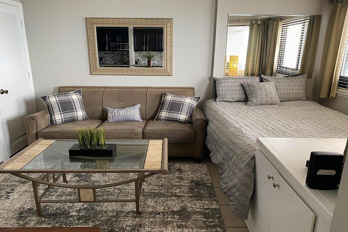 Ocean View Studio Amazing Amenities In Surfside *