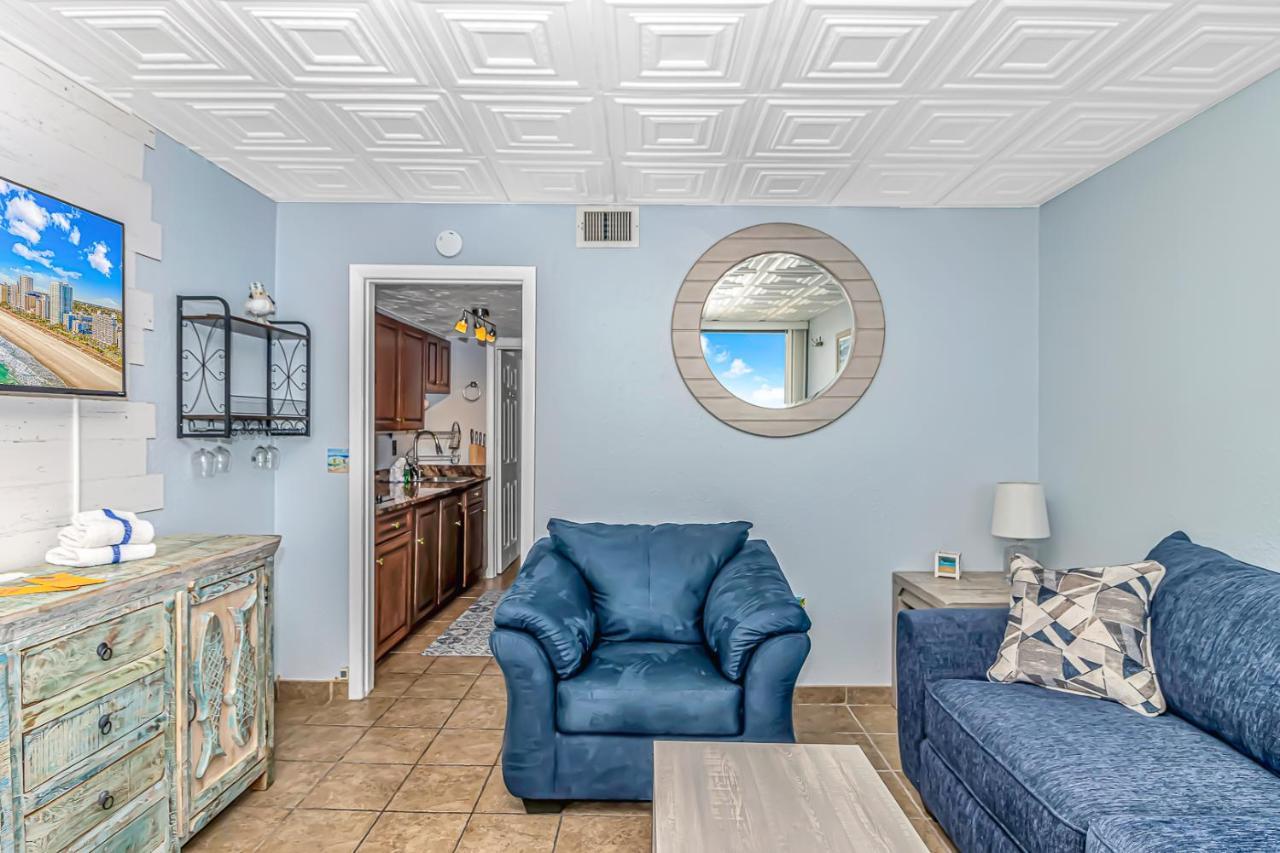 Newly Renovated- Oceanfront 1 Bedroom Suite- Dunes 2726 Holiday home *