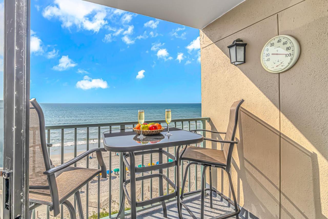 Newly Renovated- Oceanfront 1 Bedroom Suite- Dunes 2726 Holiday home