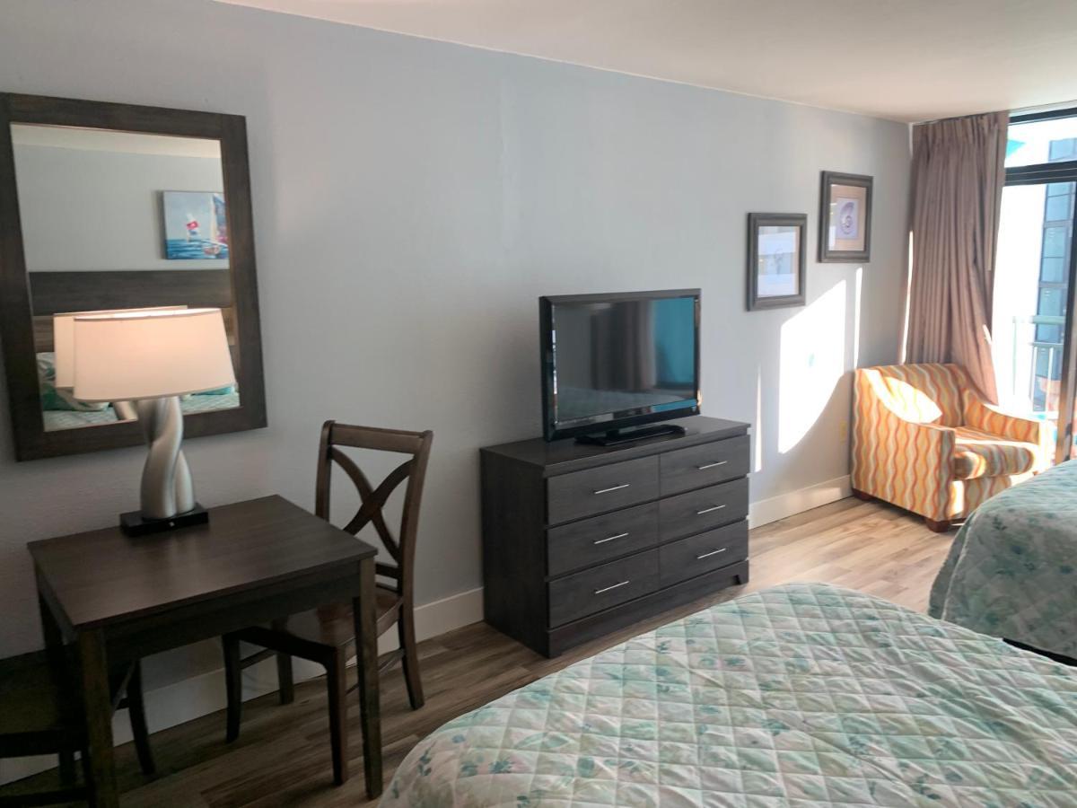 Upgraded At Landmark ! 17 Pools, Lazy Rivers, Jacuzzis! 814 Hotel