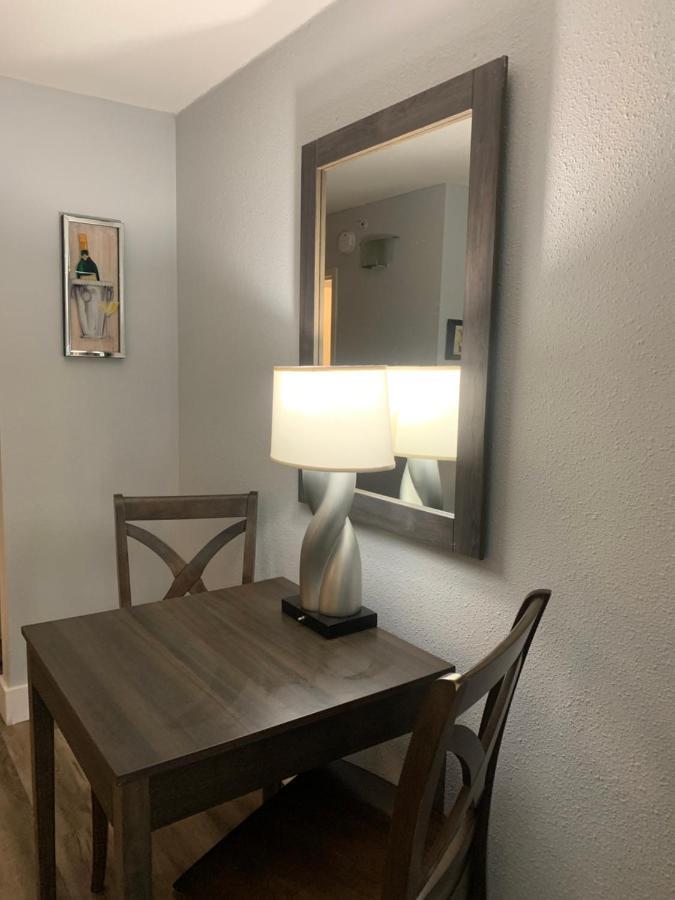 Upgraded At Landmark ! 17 Pools, Lazy Rivers, Jacuzzis! 814 Hotel Myrtle Beach