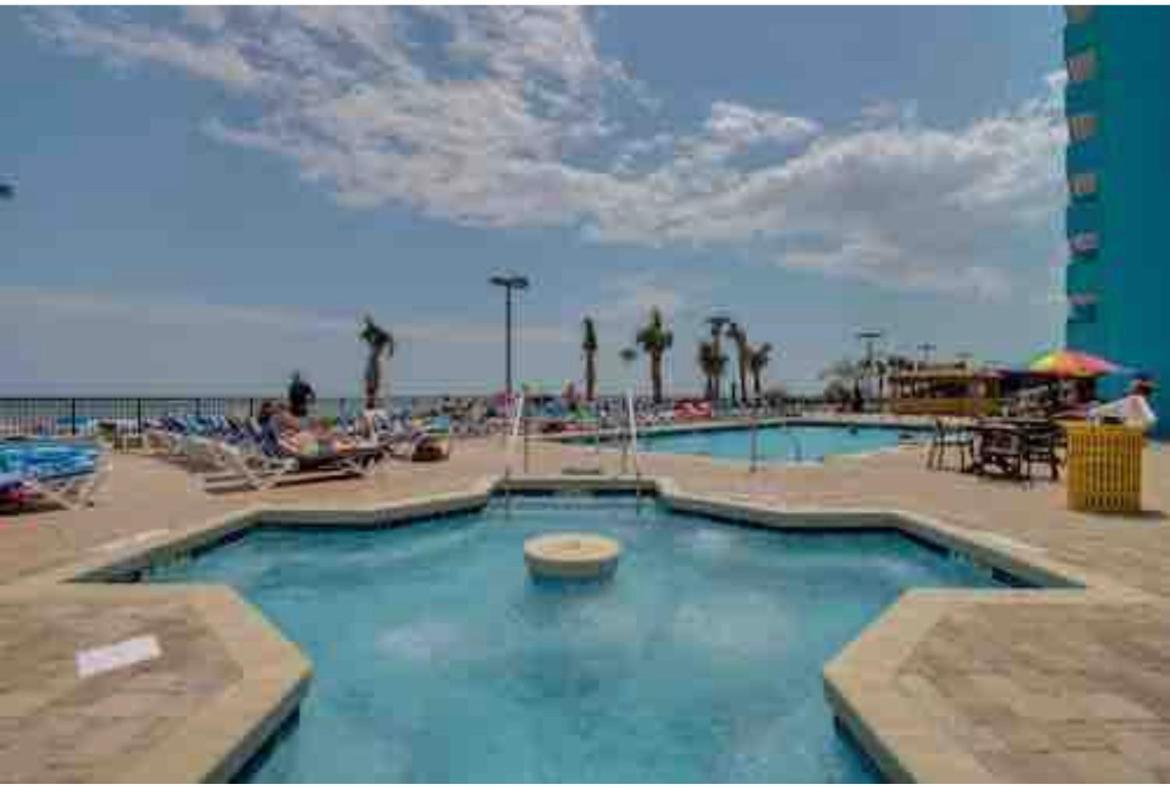 Upgraded At Landmark ! 17 Pools, Lazy Rivers, Jacuzzis! 814 Hotel Myrtle Beach