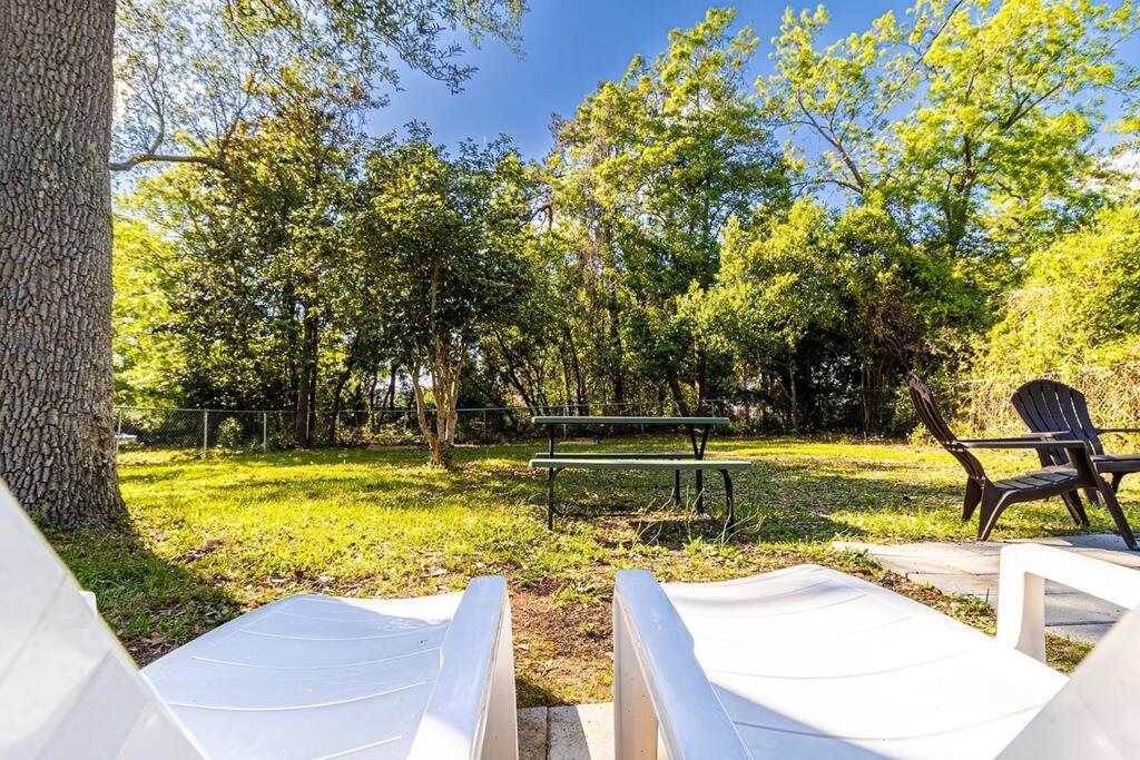 Holiday home Beachy Central, Near Beach, 2 King Beds, Crib, Huge Private Yard, Patio, Porch, Bbq, & Firepit Myrtle Beach