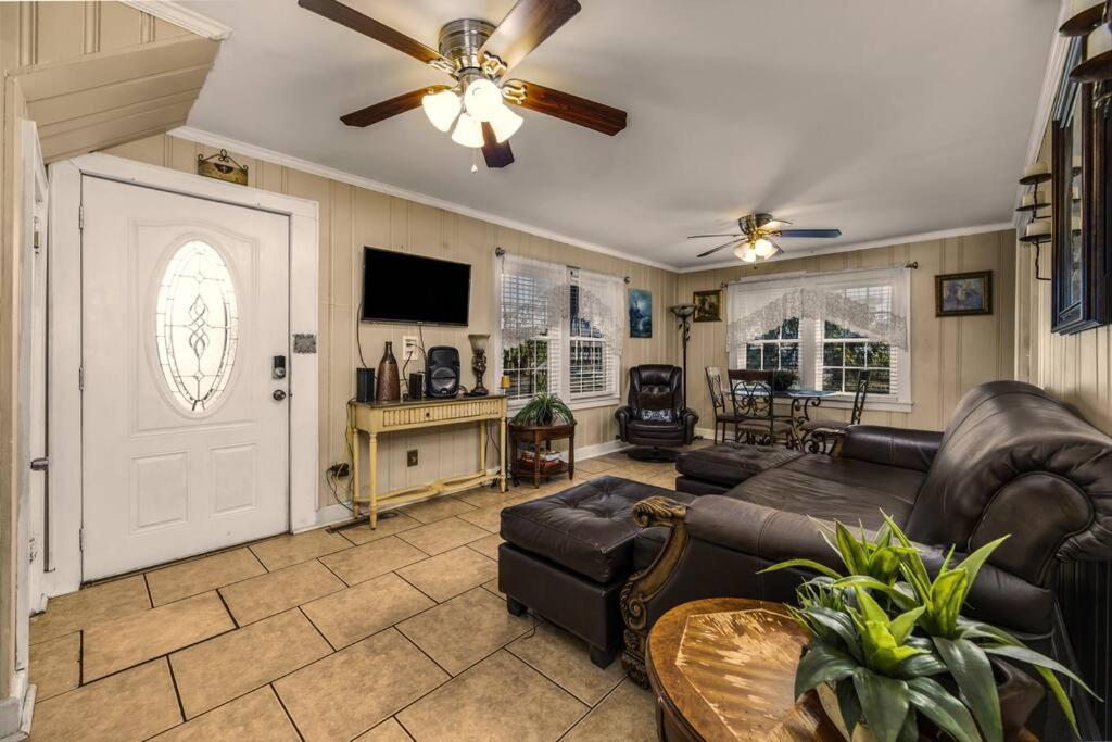 Dazzling Centrally Located Ocean View W 2 Kings, Huge Private Yard, 2 Decks, Firepit, Bbq * Myrtle Beach