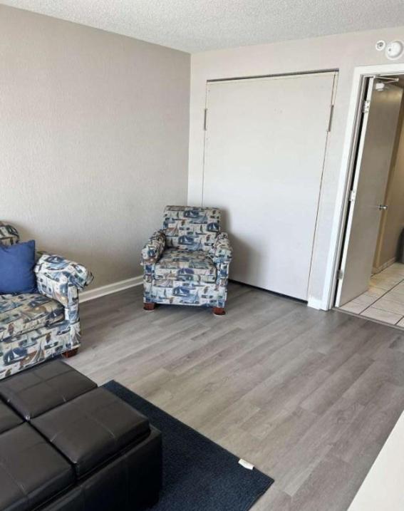 Updated One Bedroom Condo- Boardwalk Unit 837 - Direct Oceanfront! Sleeps 8! * Myrtle Beach