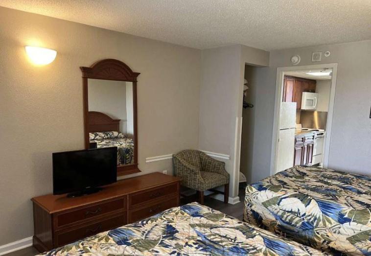 Holiday home Updated One Bedroom Condo- Boardwalk Unit 837 - Direct Oceanfront! Sleeps 8! *