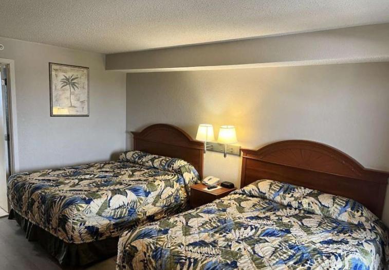 Updated One Bedroom Condo- Boardwalk Unit 837 - Direct Oceanfront! Sleeps 8! Myrtle Beach