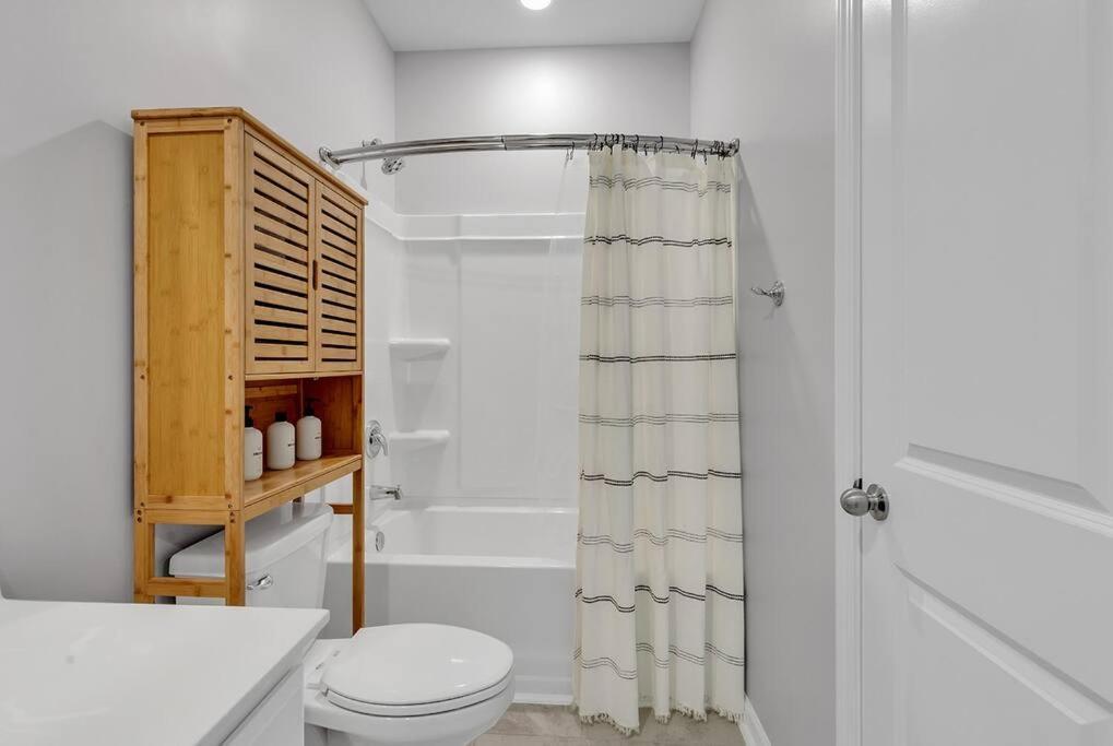Fall 4br Getaway: Premier Golf, Shopping, Beach! Holiday home