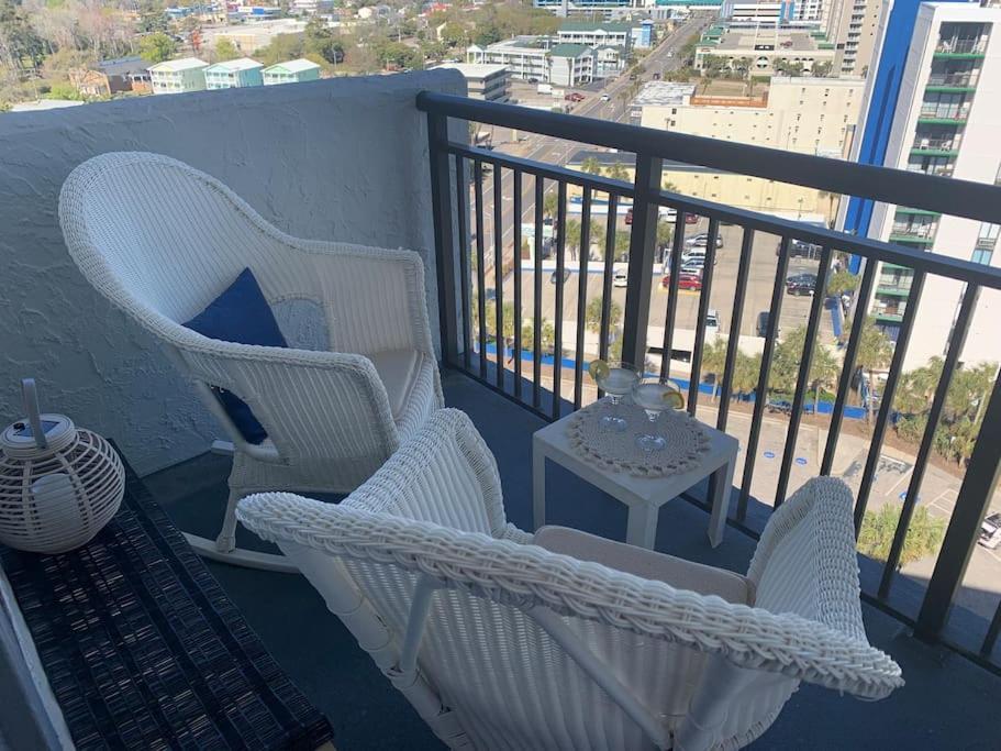 Aparthotel Royal Retreat-amazing View-king Bed-1 Bedroom-full Kitchen-free Parking-self Check-in Myrtle Beach