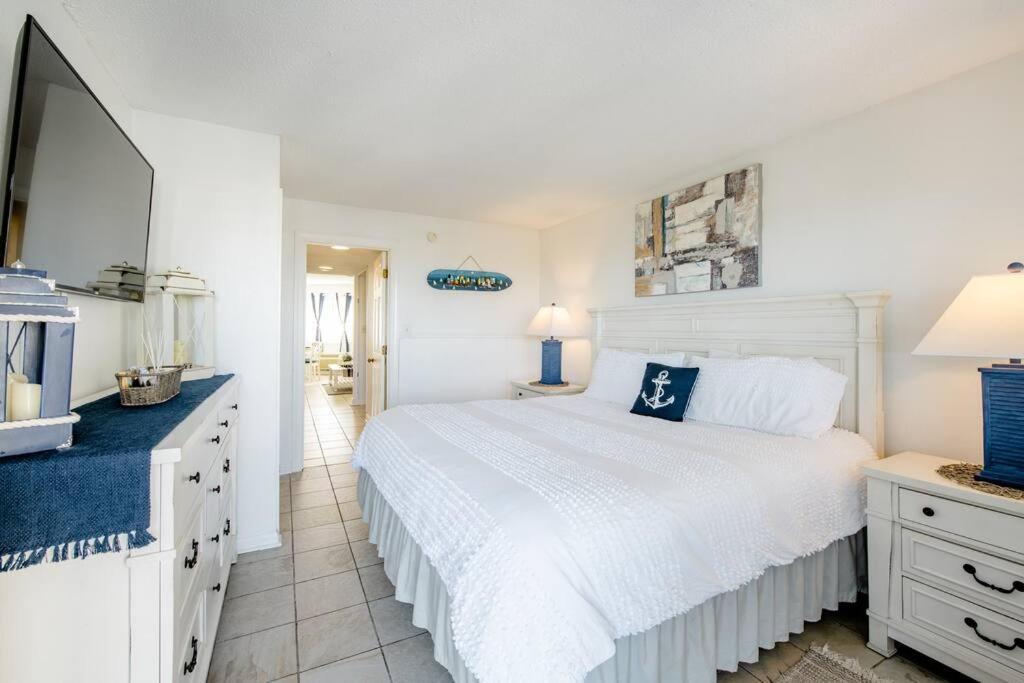 Royal Retreat-amazing View-king Bed-1 Bedroom-full Kitchen-free Parking-self Check-in Aparthotel
