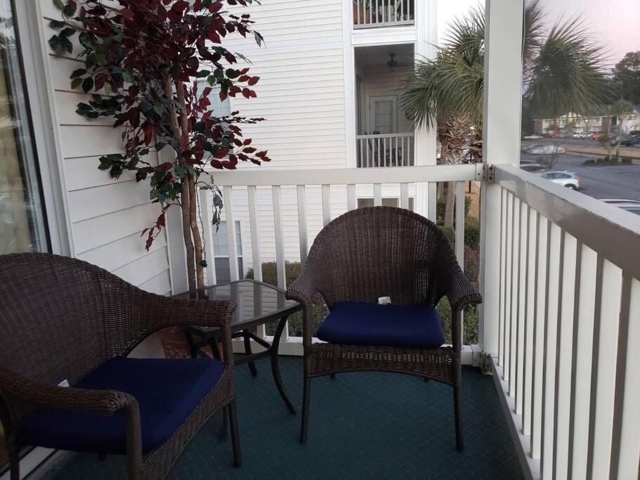 Remodeled One Bedroom At Fairways Apartment *