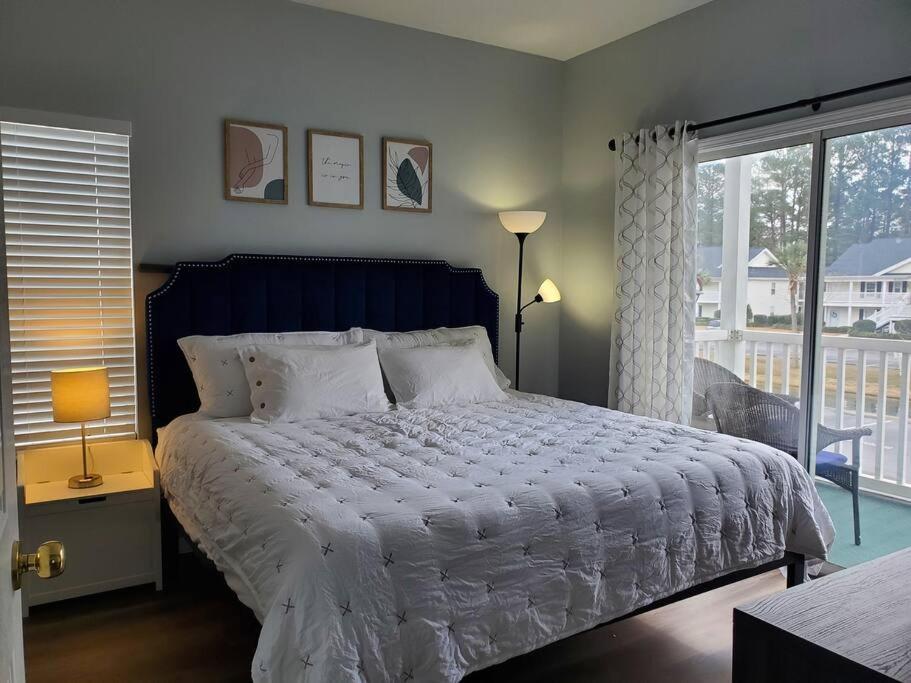 Remodeled One Bedroom At Fairways *