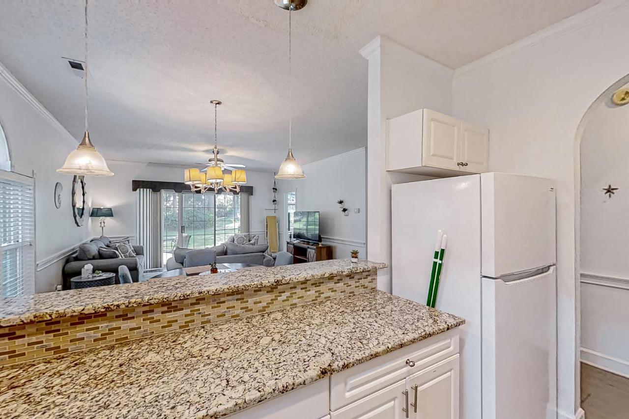 Riverwalk 101 Apartment *