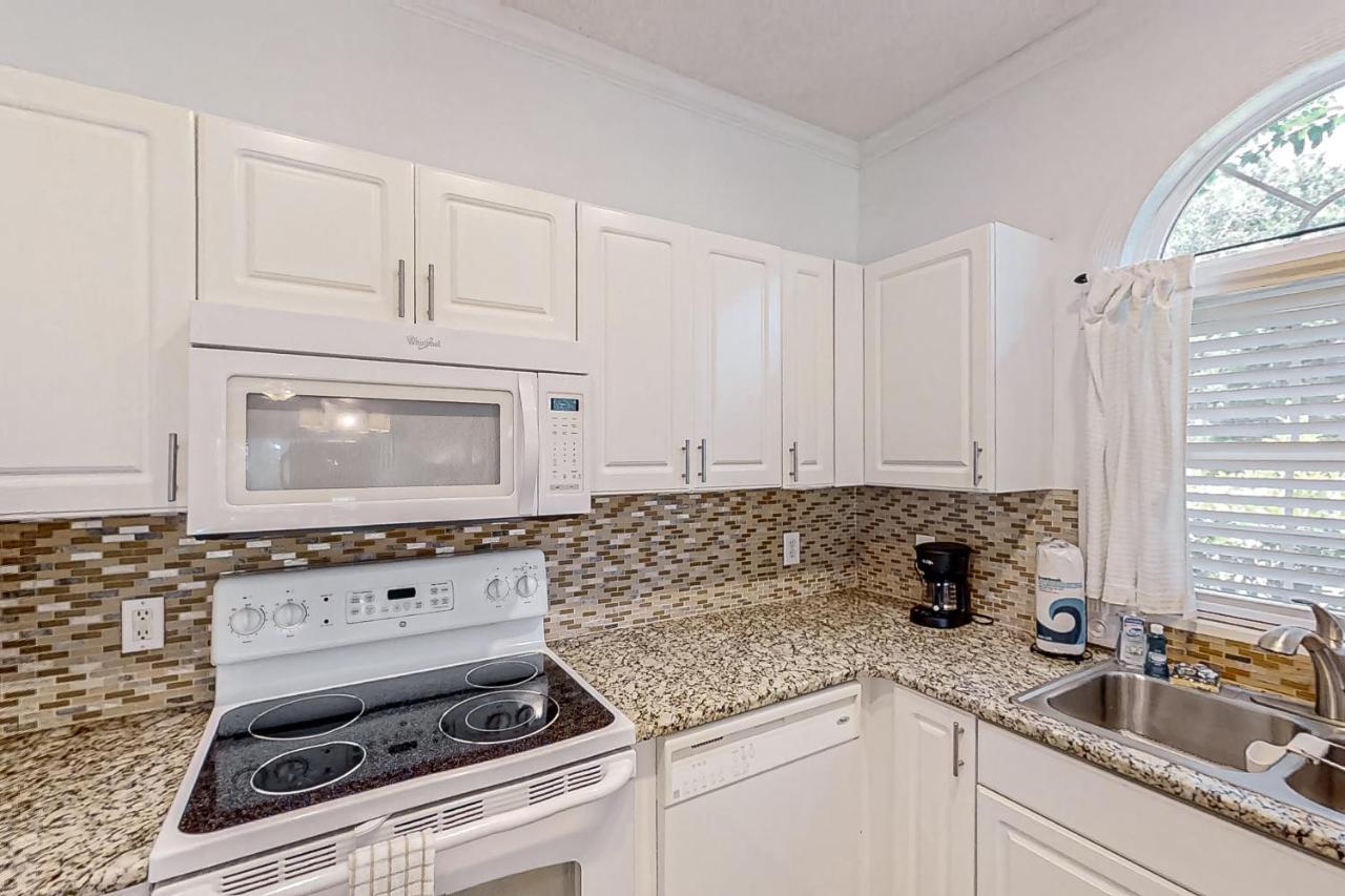 Riverwalk 101 Apartment *