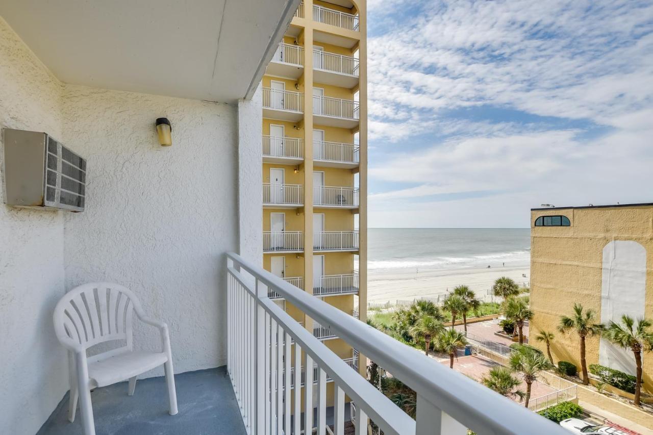 Apartment Life With Balcony! *