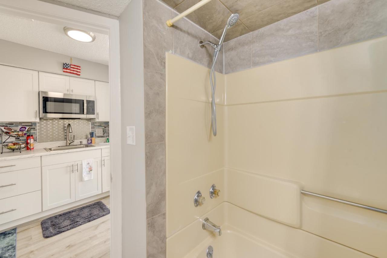 Eighth-floor On North Myrtle With Pool! *