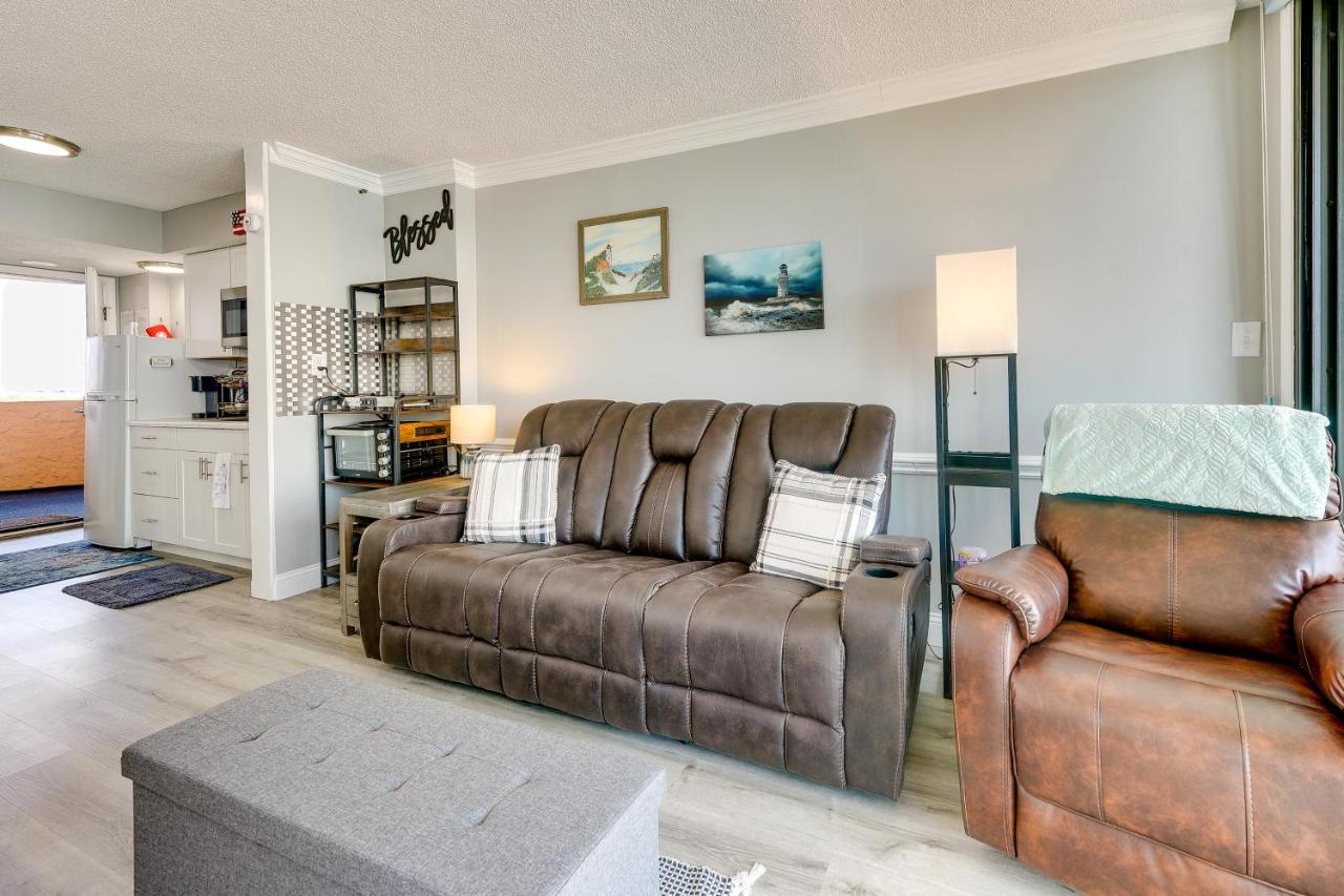 Eighth-floor On North Myrtle With Pool!