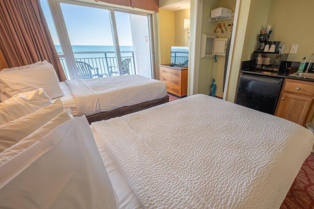 Oceanfront,heated Pools,boardwalk, Location,views! Apartment *
