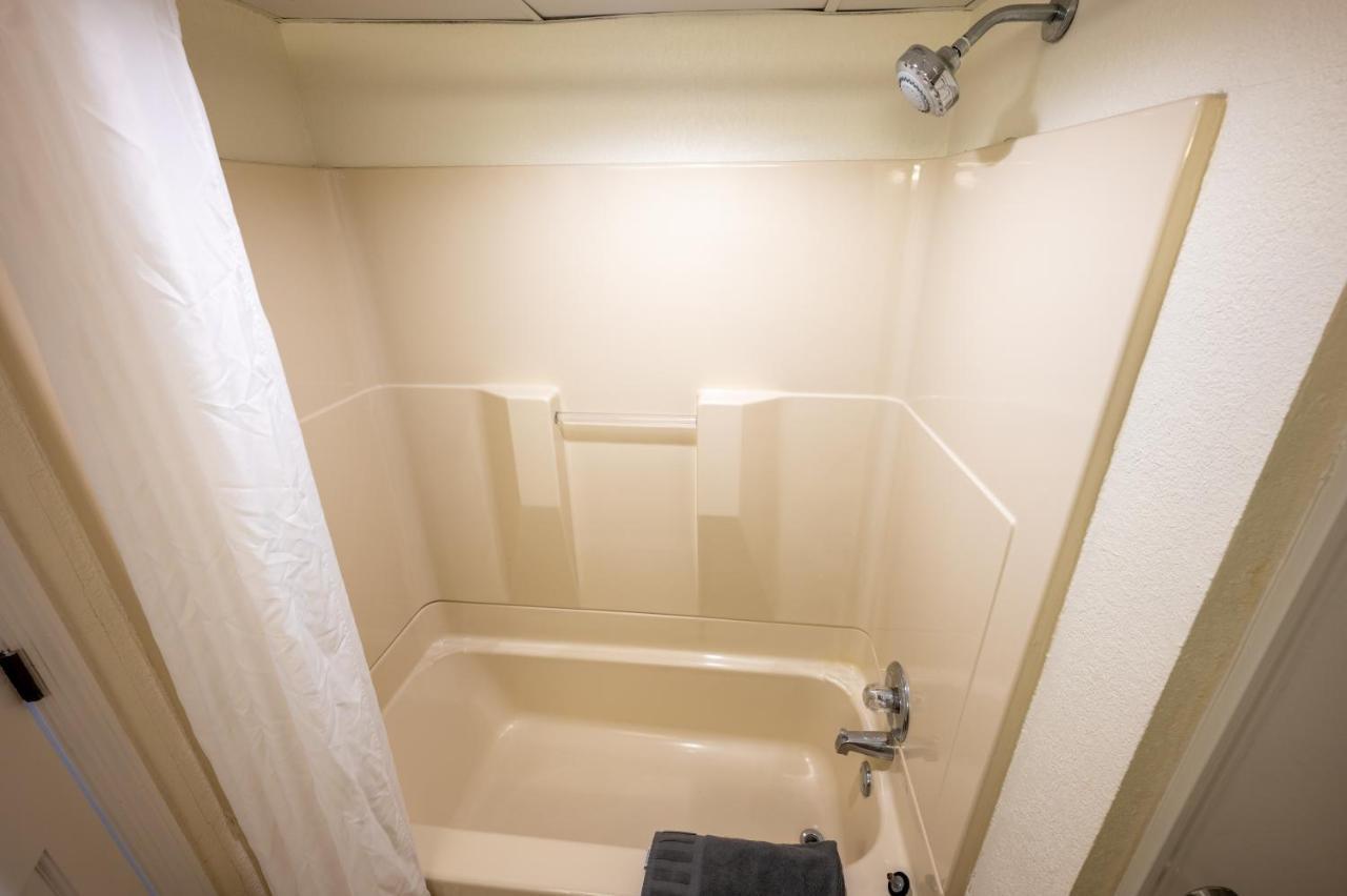 Apartment Oceanfront 1Br Condo W Balcony, North Myrtle Beach