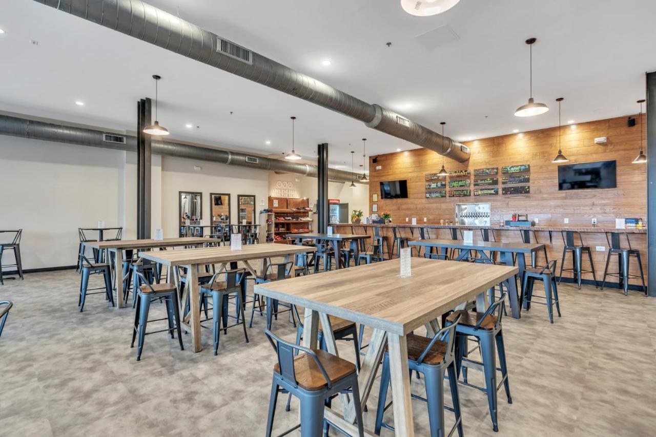Apartment 2 Bedroom Loft @ Grand Brewery 205 *