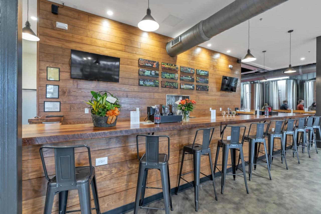 2 Bedroom Loft @ Grand Brewery 205 *