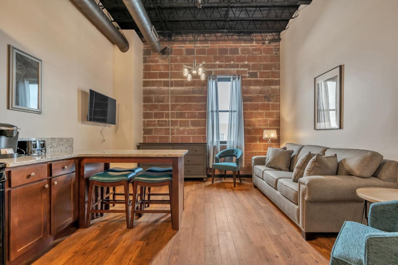 Apartment 1 Bedroom @ Grand Brewery 209 *