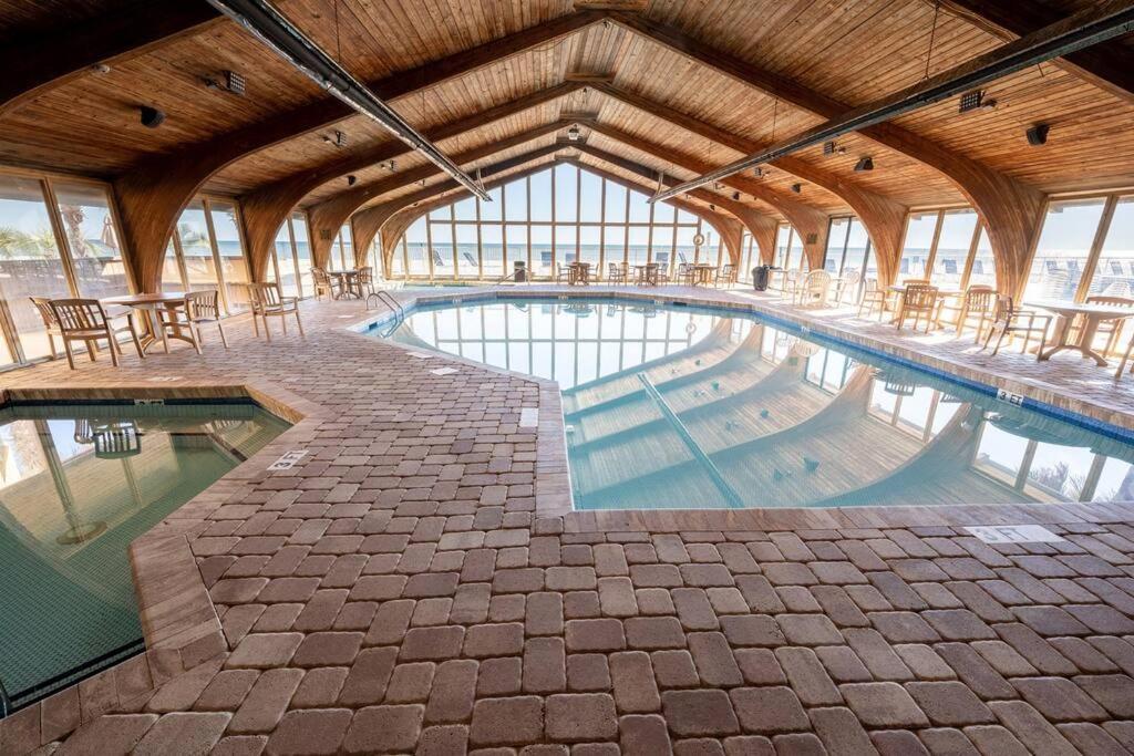 New Ocean Annie's Oceanview Heated Pools!