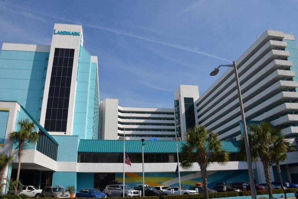 Remodeled Condo, Waterpark View At Landmark Holiday home Myrtle Beach