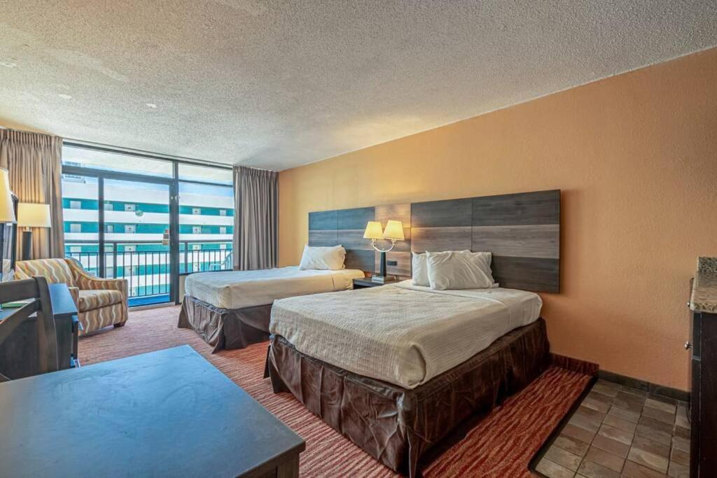 Holiday home Remodeled Condo, Waterpark View At Landmark Myrtle Beach