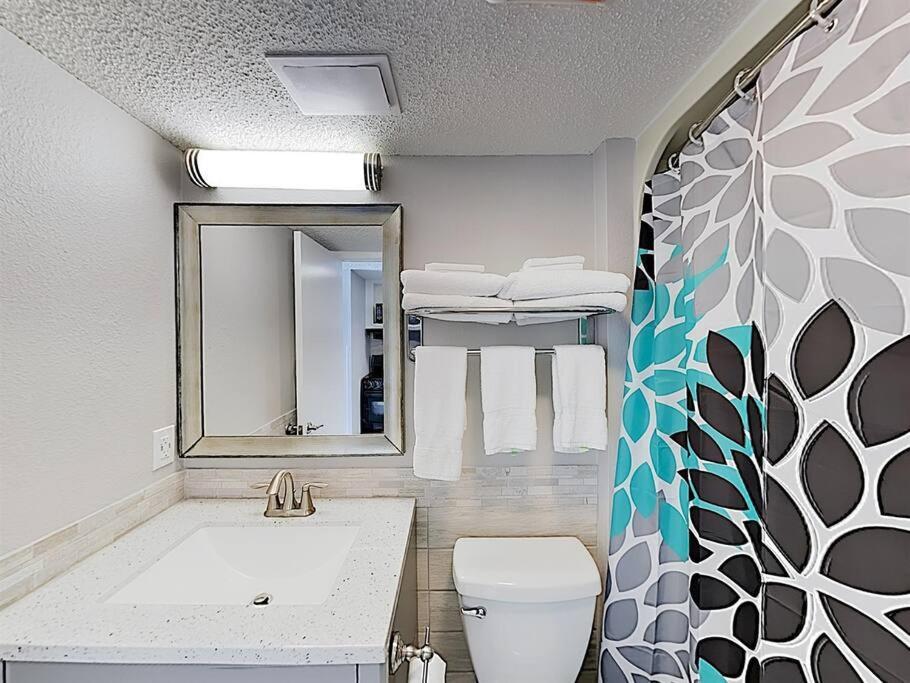 Newly Renovated, Oceanfront, Pools,fantastic View! Holiday home Myrtle Beach