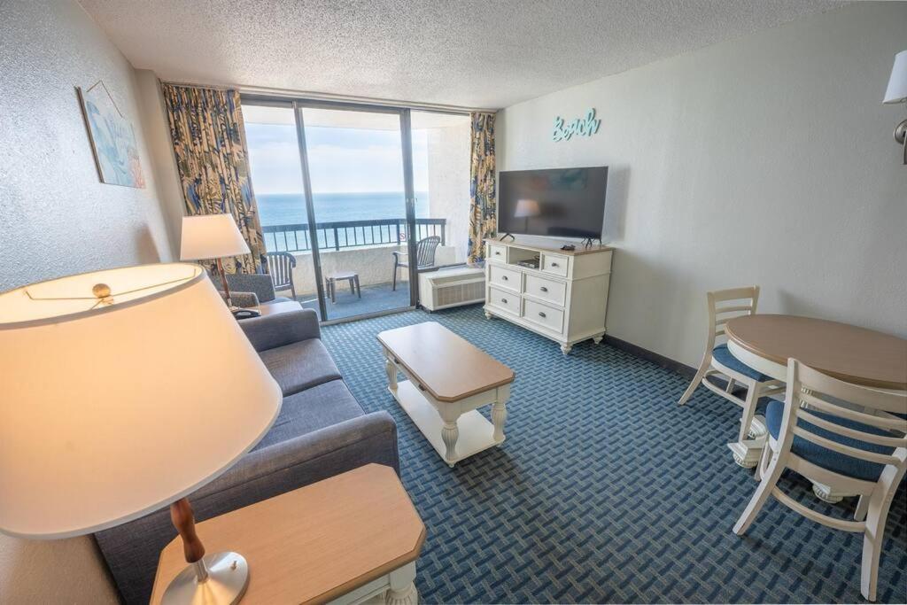 Recently Renovated, Oceanfront View, Heated Pools! *