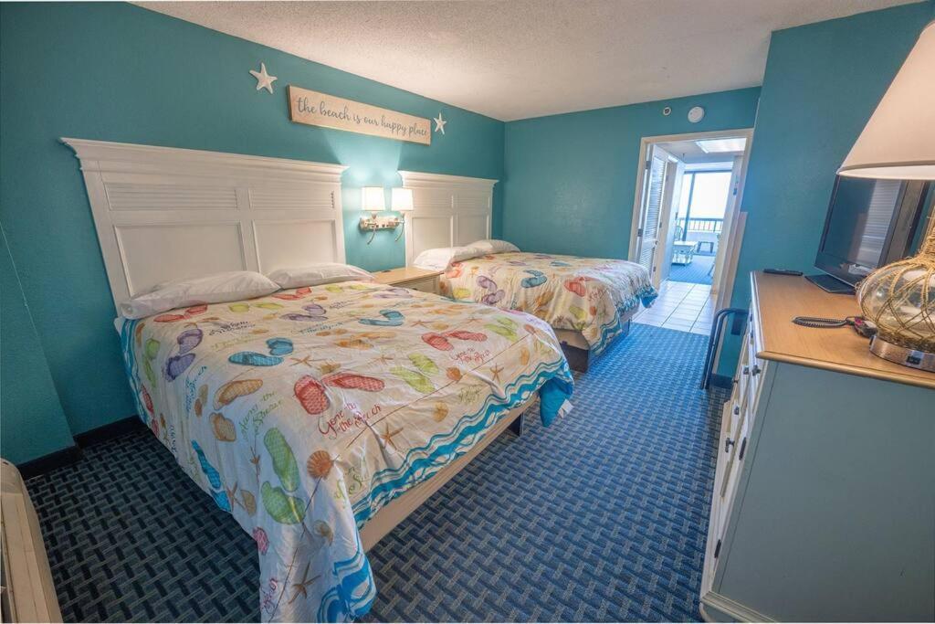 Recently Renovated, Oceanfront View, Heated Pools! *