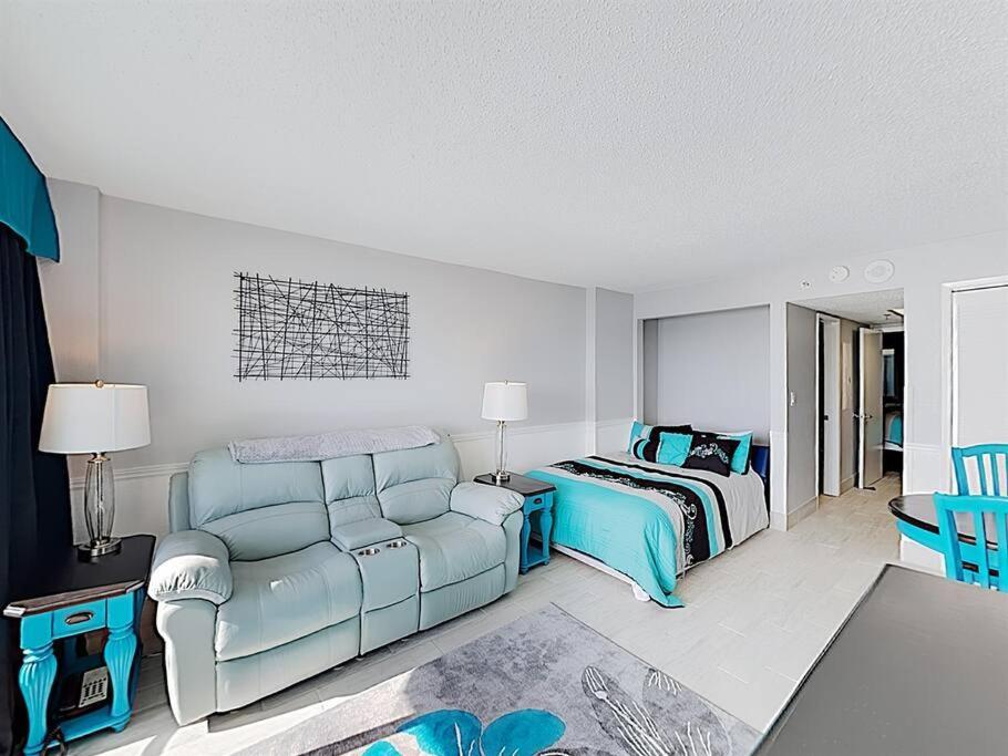 Newly Renovated, Oceanfront, Pools,fantastic View! Holiday home Myrtle Beach
