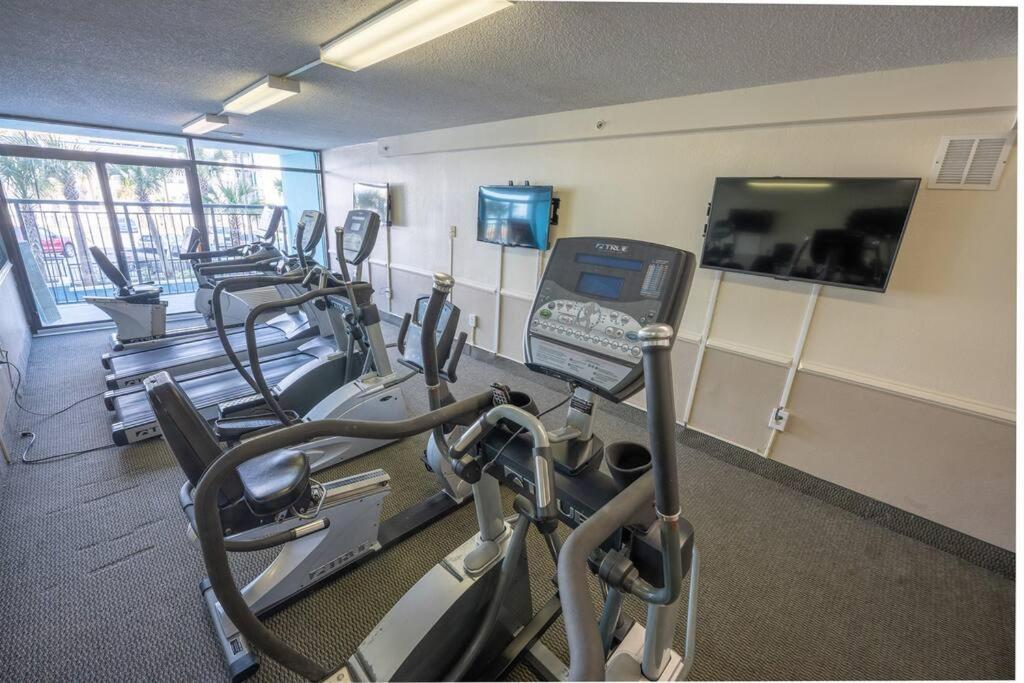 Remodeled Condo, Waterpark View At Landmark