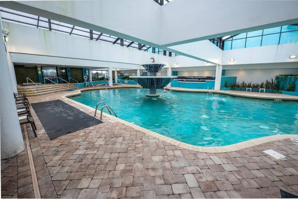 Remodeled Condo, Waterpark View At Landmark Holiday home Myrtle Beach