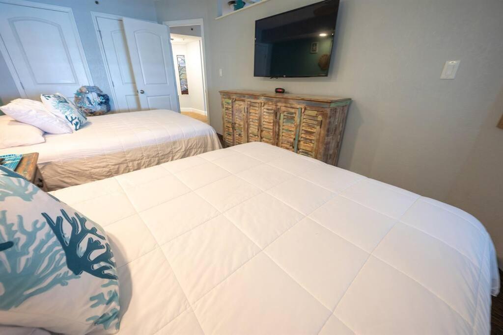 Newly Renovated Oceanfront Direct,incredible Pools * Myrtle Beach
