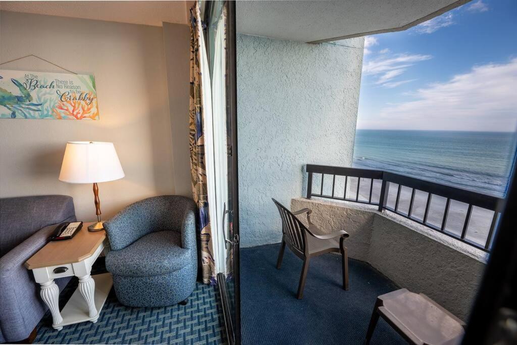 Recently Renovated, Oceanfront View, Heated Pools!