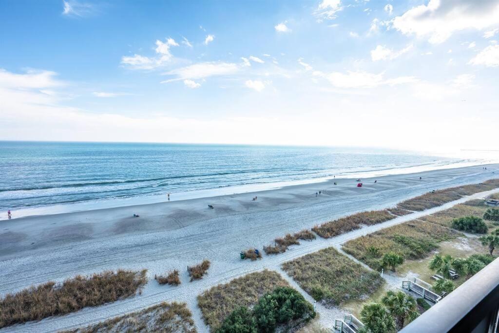 Recently Renovated, Oceanfront View, Heated Pools!