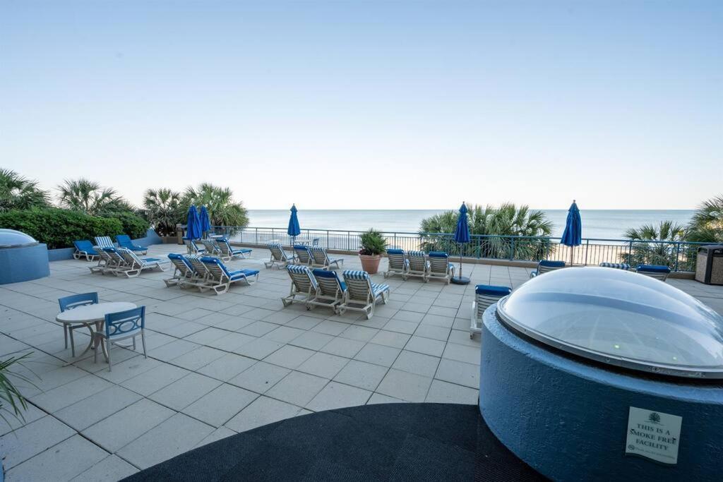 Oceanfront Remodeled With Pools, Coral Holiday home *