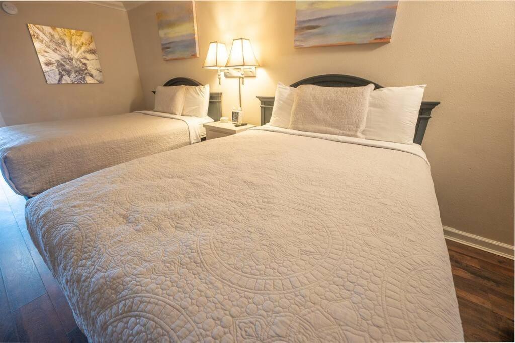 Oceanfront Remodeled With Pools, Coral Holiday home Myrtle Beach